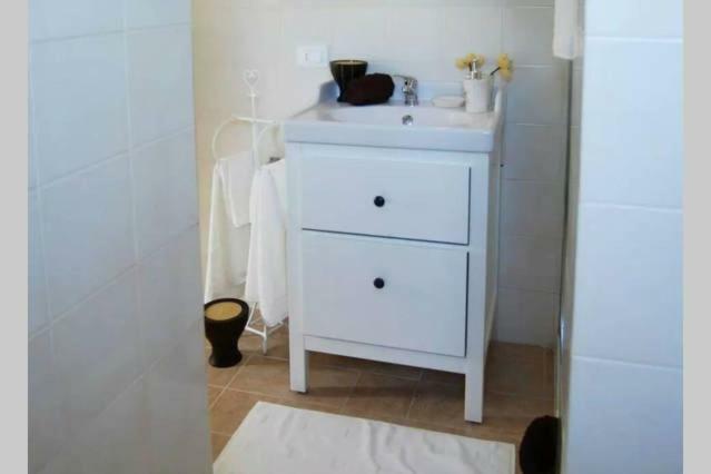 La Casa Bianca Apartment Roe Ngoại thất bức ảnh